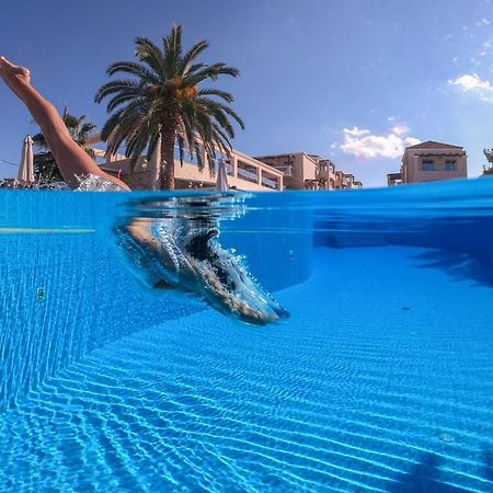 Isida Hotel Agia Marina 外观 照片