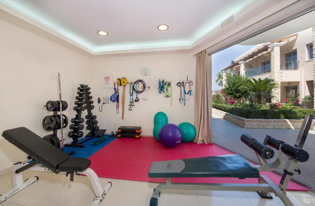 Isida Hotel Agia Marina 外观 照片