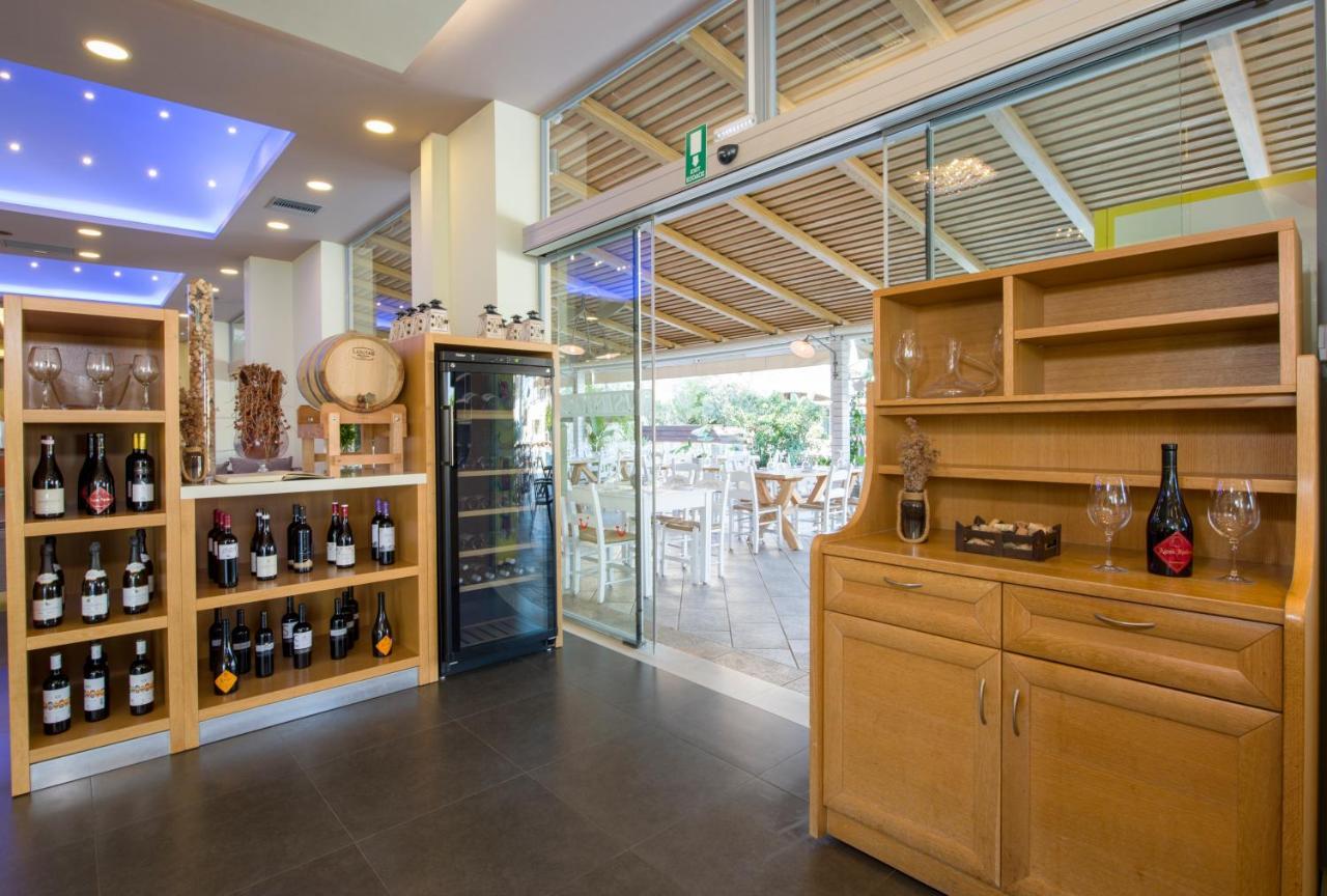 Isida Hotel Agia Marina 外观 照片