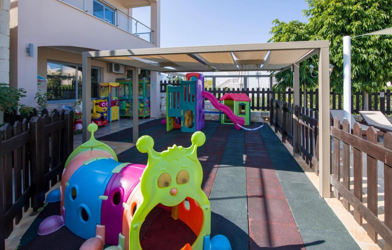 Isida Hotel Agia Marina 外观 照片