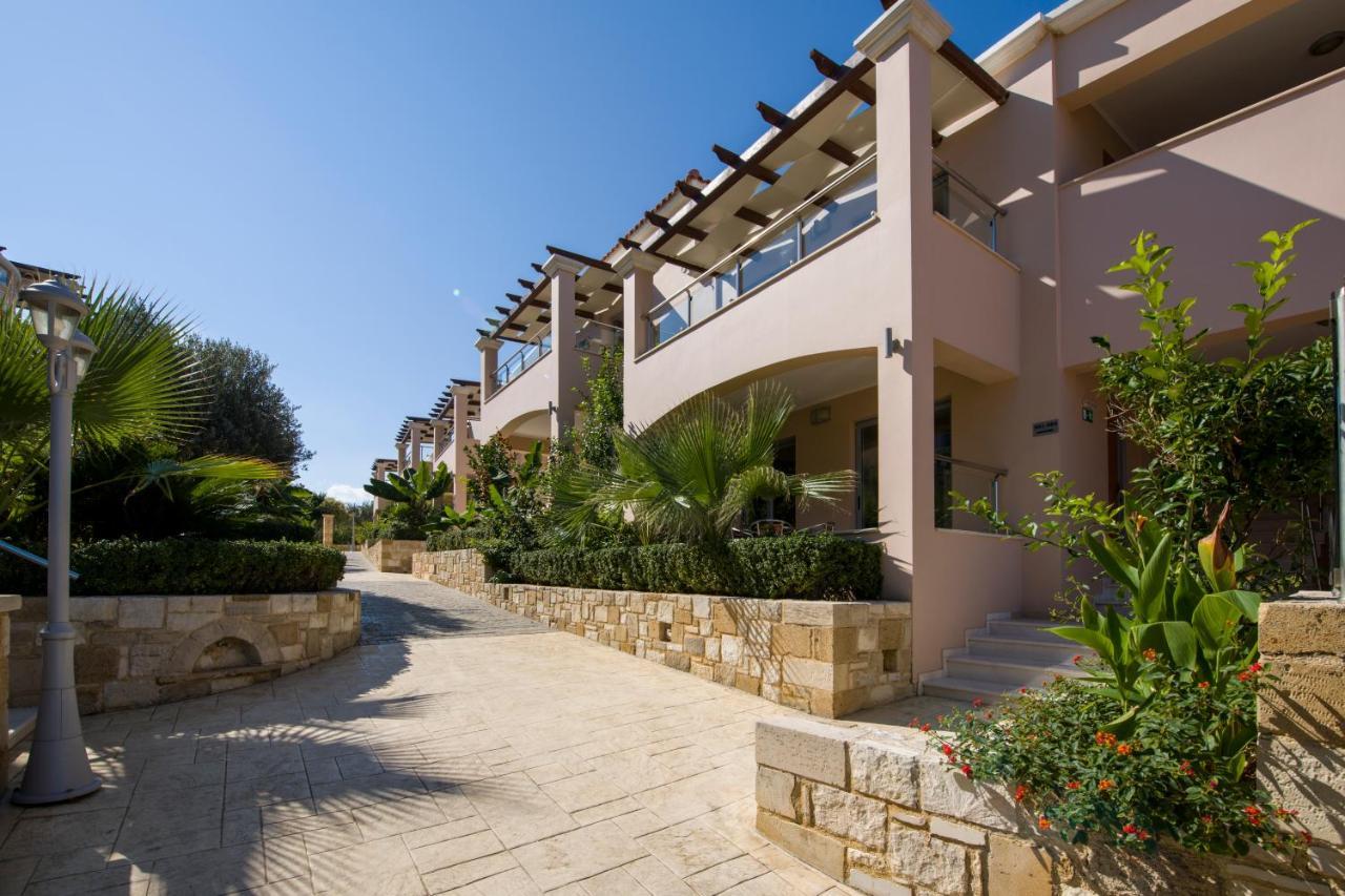 Isida Hotel Agia Marina 外观 照片