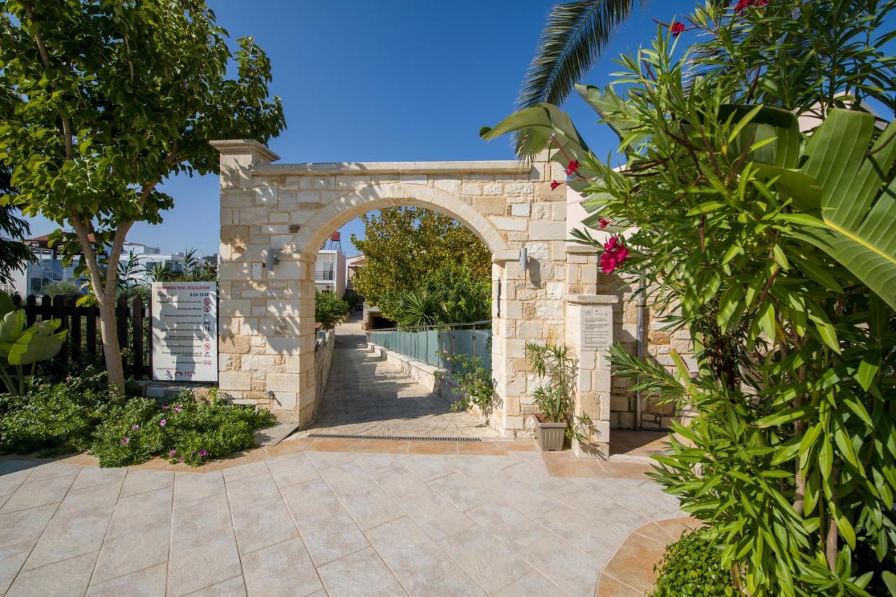 Isida Hotel Agia Marina 外观 照片