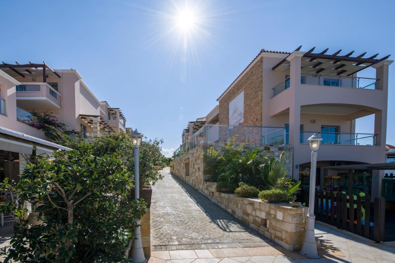 Isida Hotel Agia Marina 外观 照片