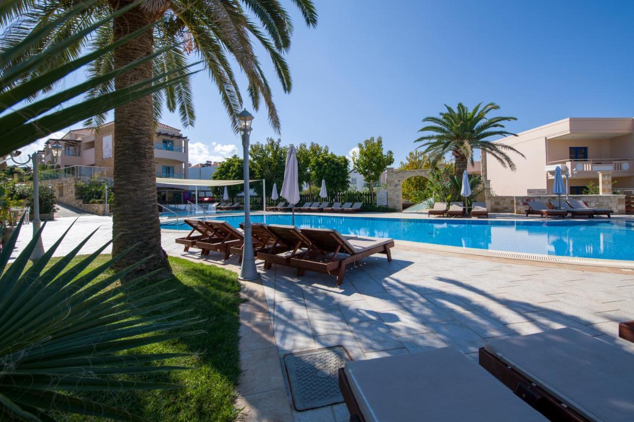 Isida Hotel Agia Marina 外观 照片