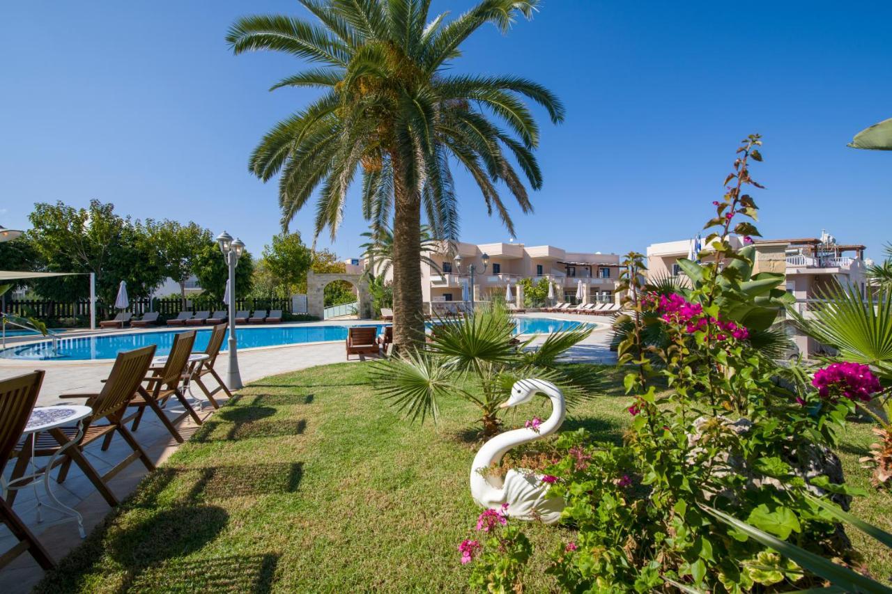 Isida Hotel Agia Marina 外观 照片