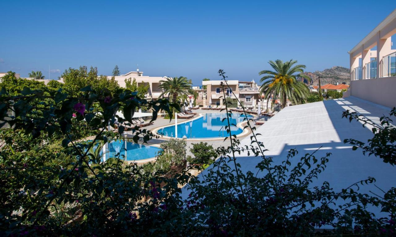 Isida Hotel Agia Marina 外观 照片