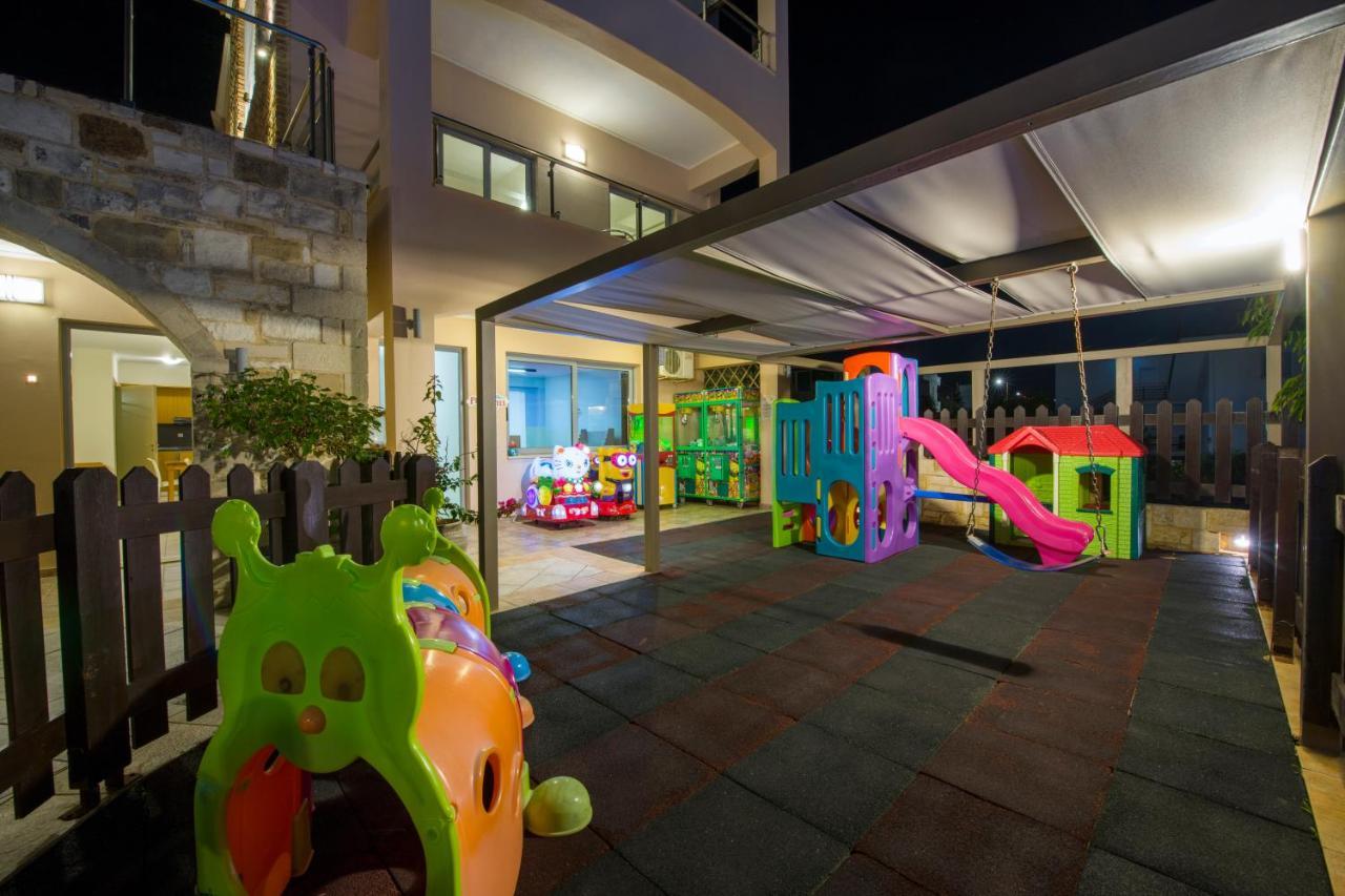Isida Hotel Agia Marina 外观 照片