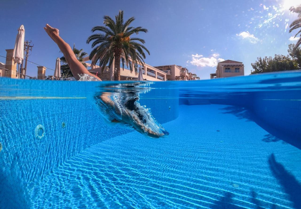 Isida Hotel Agia Marina 外观 照片