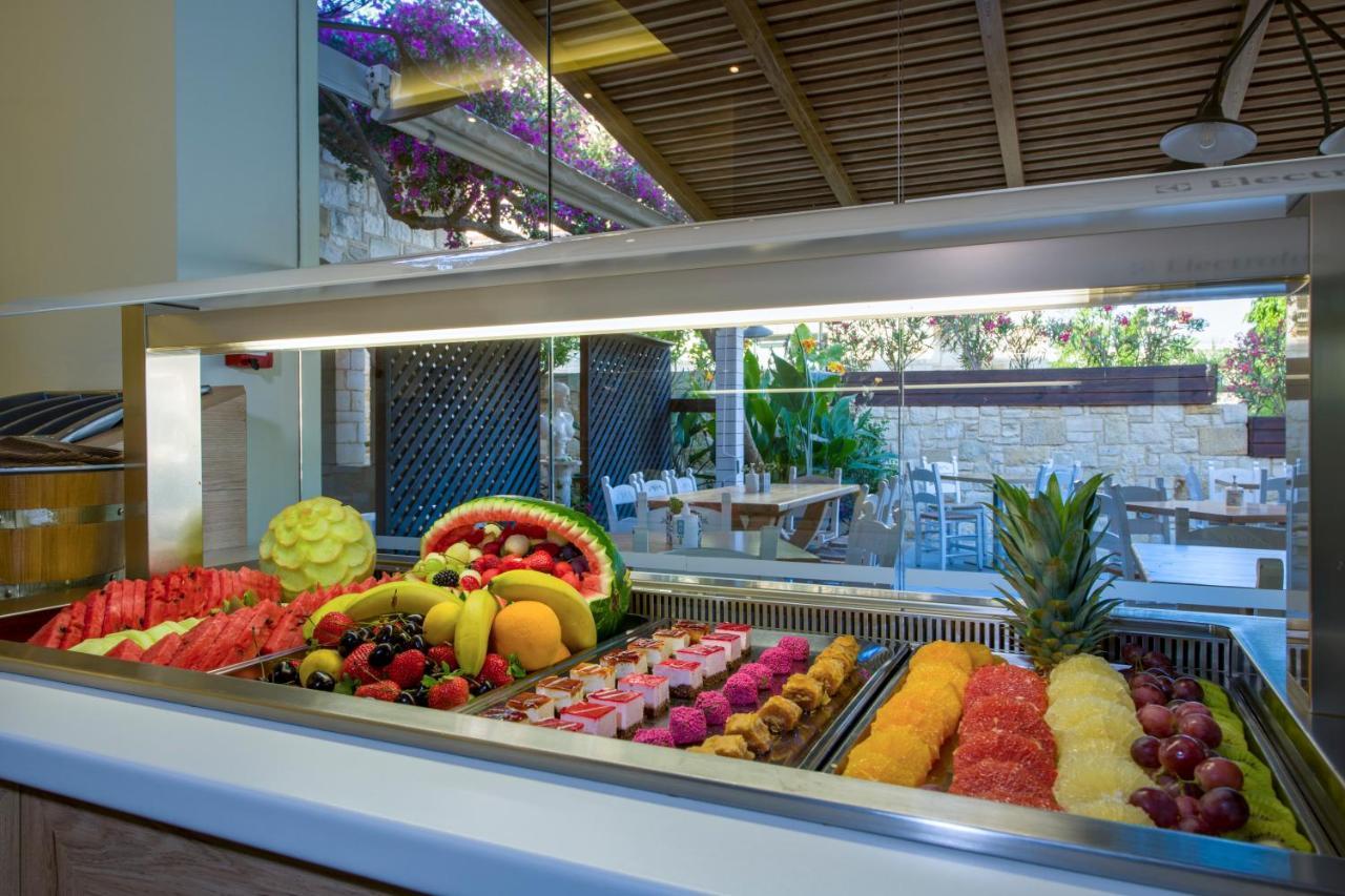 Isida Hotel Agia Marina 外观 照片