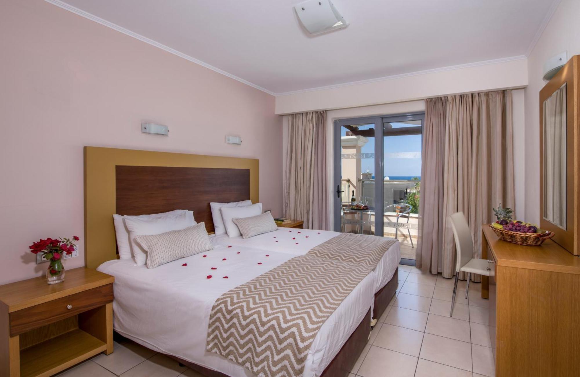 Isida Hotel Agia Marina 外观 照片